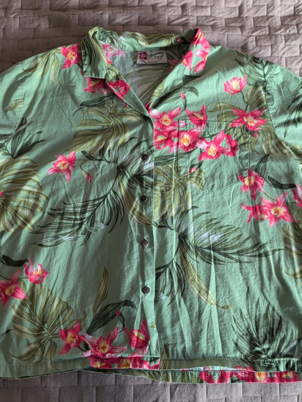 Hilo Hattie Men's Hawaiian Shirt